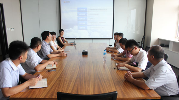 海淀區(qū)委組織部、中國人民大學(xué)調(diào)研組一行來聯(lián)橋集團(tuán)考察調(diào)研