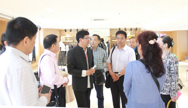 甘肅省商務(wù)廳考察團(tuán)來(lái)聯(lián)橋集團(tuán)訪問(wèn)考察