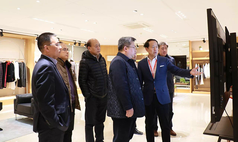 韓都衣舍電商集團(tuán)董事長(zhǎng)趙迎光一行來(lái)聯(lián)橋集團(tuán)考察