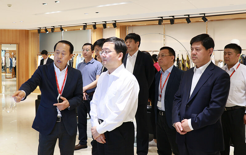 山東省科技廳廳長(zhǎng)劉為民一行到聯(lián)橋集團(tuán)調(diào)研