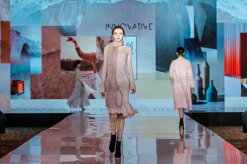 “創(chuàng)意 · 跨越 國家毛衫紗線資源共享平臺啟動儀式”在威海聯(lián)橋集團(tuán)盛裝啟幕(圖37) “創(chuàng)意 · 跨越 國家毛衫紗線資源共享平臺啟動儀式”在威海聯(lián)橋集團(tuán)盛裝啟幕(圖37)