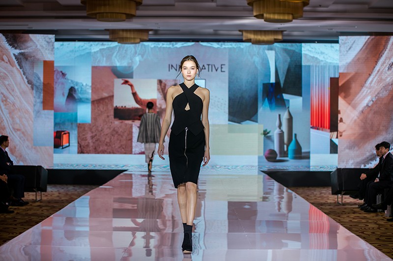 “創(chuàng)意 · 跨越 國家毛衫紗線資源共享平臺啟動儀式”在威海聯(lián)橋集團(tuán)盛裝啟幕(圖39) “創(chuàng)意 · 跨越 國家毛衫紗線資源共享平臺啟動儀式”在威海聯(lián)橋集團(tuán)盛裝啟幕(圖39)