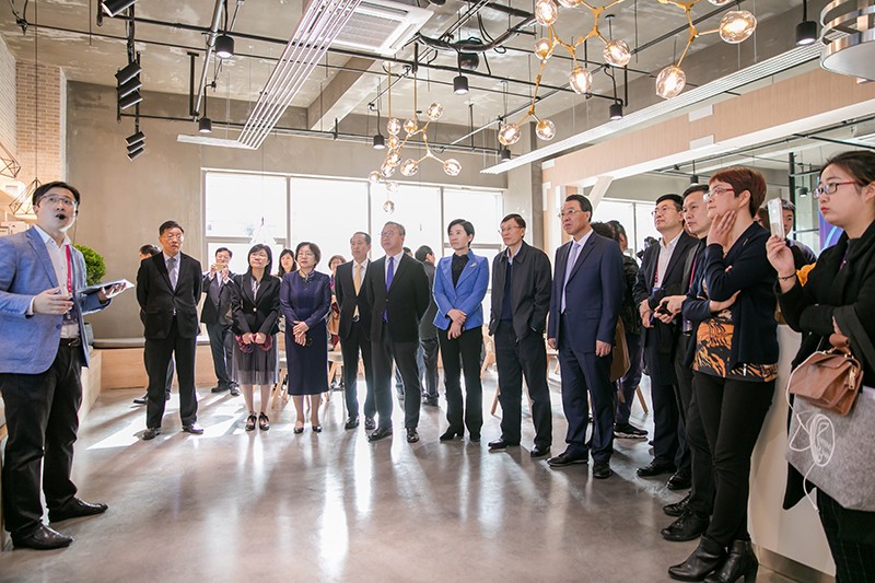 “創(chuàng)意 · 跨越 國家毛衫紗線資源共享平臺啟動儀式”在威海聯(lián)橋集團(tuán)盛裝啟幕(圖19) “創(chuàng)意 · 跨越 國家毛衫紗線資源共享平臺啟動儀式”在威海聯(lián)橋集團(tuán)盛裝啟幕(圖19)