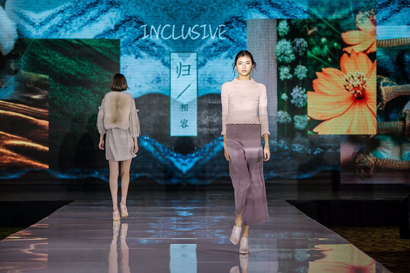 “創(chuàng)意 · 跨越 國家毛衫紗線資源共享平臺啟動儀式”在威海聯(lián)橋集團(tuán)盛裝啟幕(圖42) “創(chuàng)意 · 跨越 國家毛衫紗線資源共享平臺啟動儀式”在威海聯(lián)橋集團(tuán)盛裝啟幕(圖42)