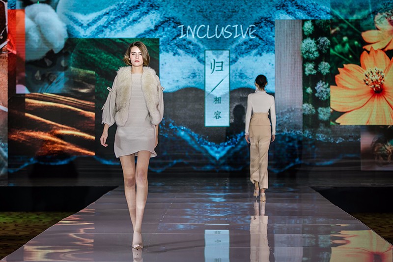 “創(chuàng)意 · 跨越 國家毛衫紗線資源共享平臺啟動儀式”在威海聯(lián)橋集團(tuán)盛裝啟幕(圖45) “創(chuàng)意 · 跨越 國家毛衫紗線資源共享平臺啟動儀式”在威海聯(lián)橋集團(tuán)盛裝啟幕(圖45)