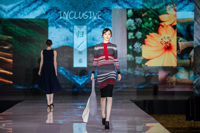 “創(chuàng)意 · 跨越 國家毛衫紗線資源共享平臺啟動儀式”在威海聯(lián)橋集團(tuán)盛裝啟幕(圖47) “創(chuàng)意 · 跨越 國家毛衫紗線資源共享平臺啟動儀式”在威海聯(lián)橋集團(tuán)盛裝啟幕(圖47)