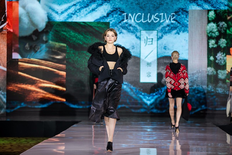 “創(chuàng)意 · 跨越 國家毛衫紗線資源共享平臺啟動儀式”在威海聯(lián)橋集團(tuán)盛裝啟幕(圖51) “創(chuàng)意 · 跨越 國家毛衫紗線資源共享平臺啟動儀式”在威海聯(lián)橋集團(tuán)盛裝啟幕(圖51)