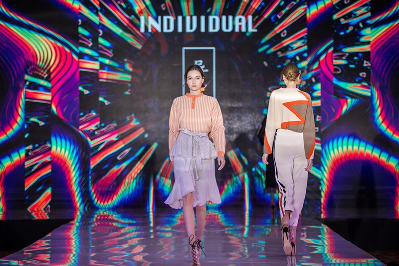 “創(chuàng)意 · 跨越 國家毛衫紗線資源共享平臺啟動儀式”在威海聯(lián)橋集團(tuán)盛裝啟幕(圖54) “創(chuàng)意 · 跨越 國家毛衫紗線資源共享平臺啟動儀式”在威海聯(lián)橋集團(tuán)盛裝啟幕(圖54)