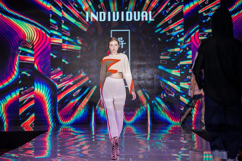 “創(chuàng)意 · 跨越 國家毛衫紗線資源共享平臺啟動儀式”在威海聯(lián)橋集團(tuán)盛裝啟幕(圖57) “創(chuàng)意 · 跨越 國家毛衫紗線資源共享平臺啟動儀式”在威海聯(lián)橋集團(tuán)盛裝啟幕(圖57)