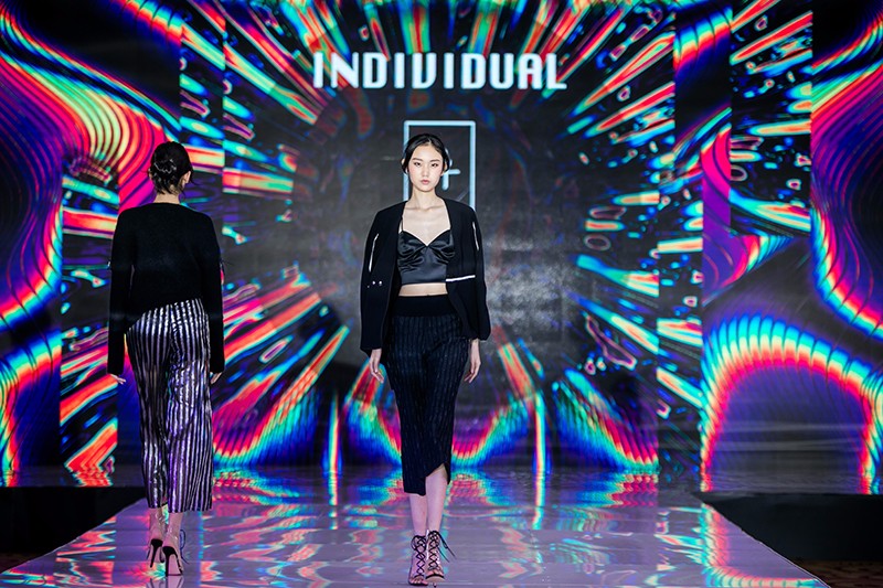 “創(chuàng)意 · 跨越 國家毛衫紗線資源共享平臺啟動儀式”在威海聯(lián)橋集團(tuán)盛裝啟幕(圖66) “創(chuàng)意 · 跨越 國家毛衫紗線資源共享平臺啟動儀式”在威海聯(lián)橋集團(tuán)盛裝啟幕(圖66)