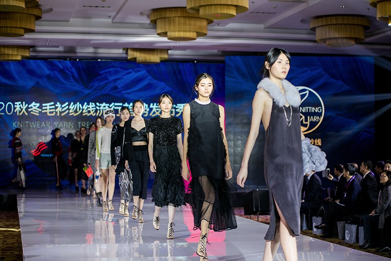 “創(chuàng)意 · 跨越 國家毛衫紗線資源共享平臺啟動儀式”在威海聯(lián)橋集團(tuán)盛裝啟幕(圖68) “創(chuàng)意 · 跨越 國家毛衫紗線資源共享平臺啟動儀式”在威海聯(lián)橋集團(tuán)盛裝啟幕(圖68)