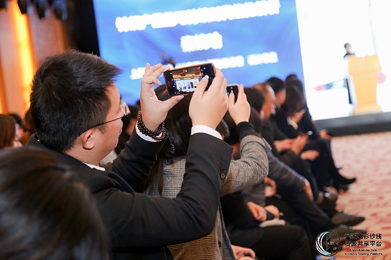 “創(chuàng)意 · 跨越 國家毛衫紗線資源共享平臺啟動儀式”在威海聯(lián)橋集團(tuán)盛裝啟幕(圖80) “創(chuàng)意 · 跨越 國家毛衫紗線資源共享平臺啟動儀式”在威海聯(lián)橋集團(tuán)盛裝啟幕(圖80)