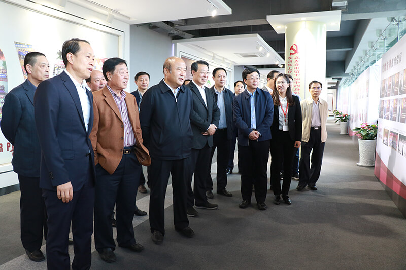 山東省關(guān)工委領(lǐng)導(dǎo)一行來(lái)聯(lián)橋集團(tuán)參觀調(diào)研