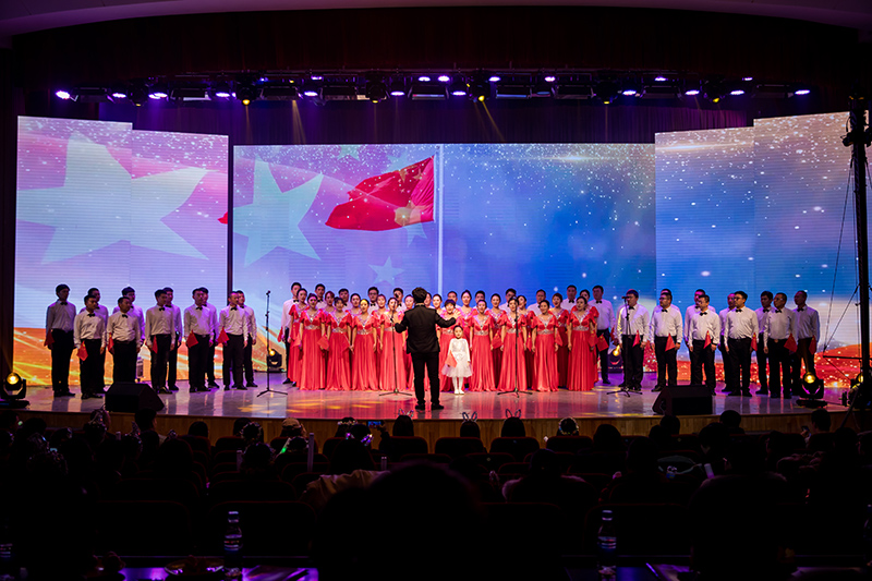 歡欣鼓舞迎新春，滿懷豪情攀高峰 | 聯(lián)橋集團2020迎新春聯(lián)歡晚會激情開演(圖1)