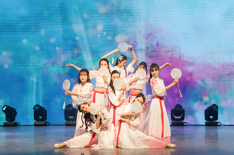 歡欣鼓舞迎新春，滿懷豪情攀高峰 | 聯(lián)橋集團2020迎新春聯(lián)歡晚會激情開演(圖20)