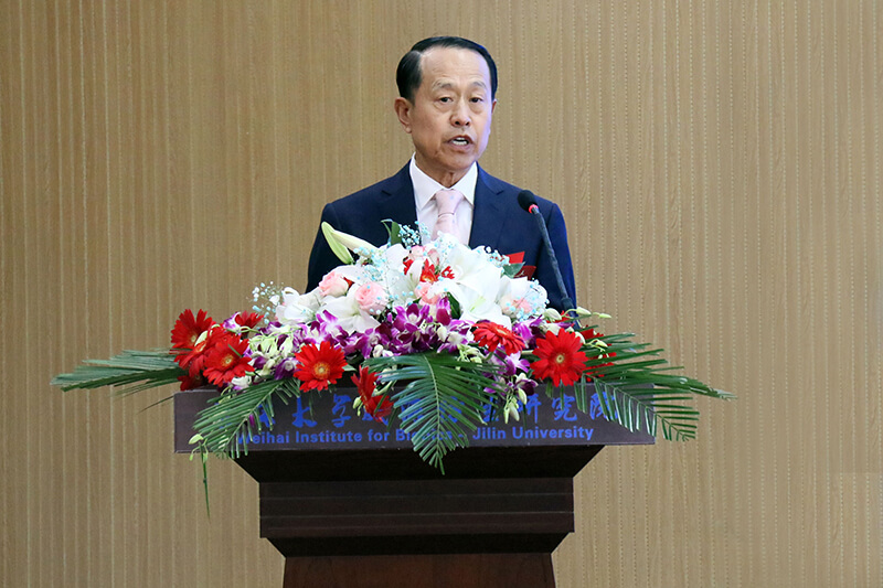 聯(lián)橋集團黨委書記、董事長慕镕鍵當(dāng)選為吉林大學(xué)威海校友會首任會長(圖8)